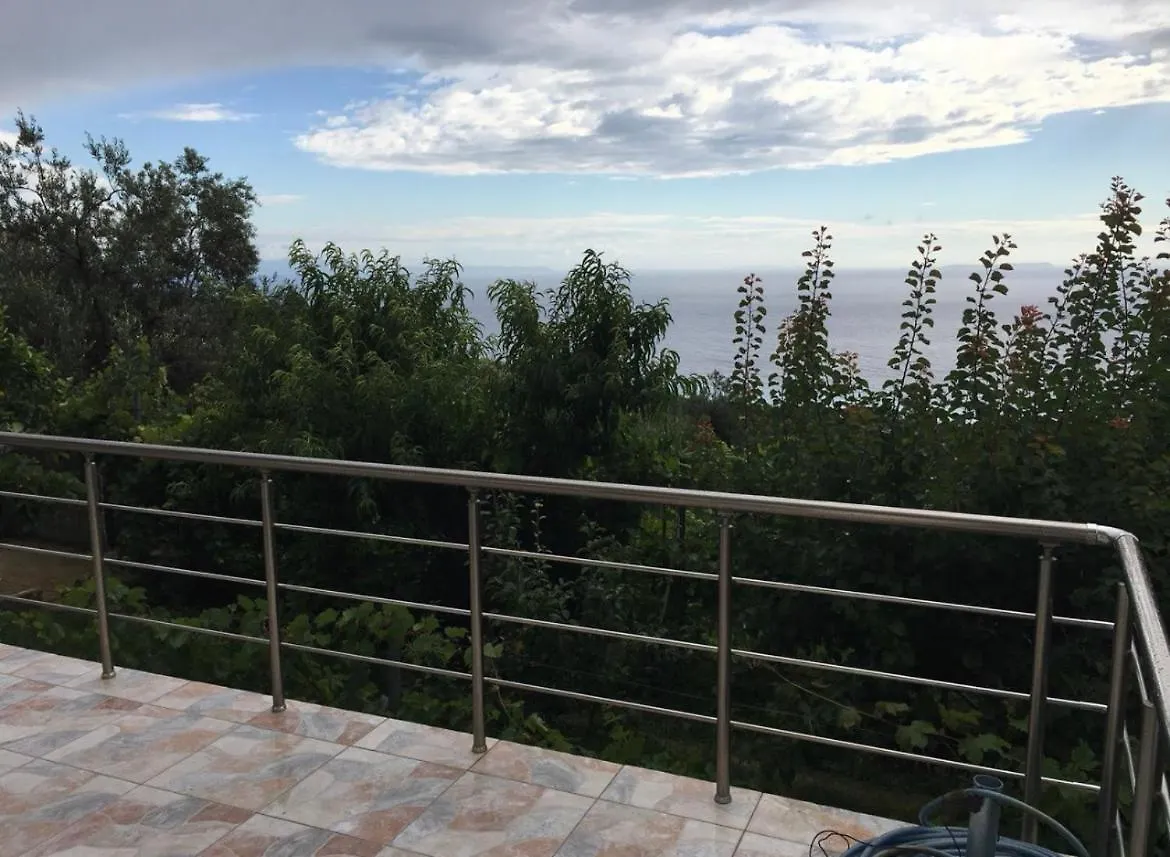 Amazing View Apartments At Kroi I Gjine, Piqeras