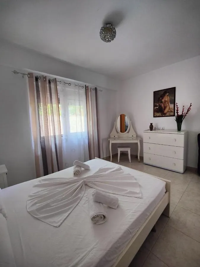 Amazing View Apartments At Kroi I Gjine, Piqeras